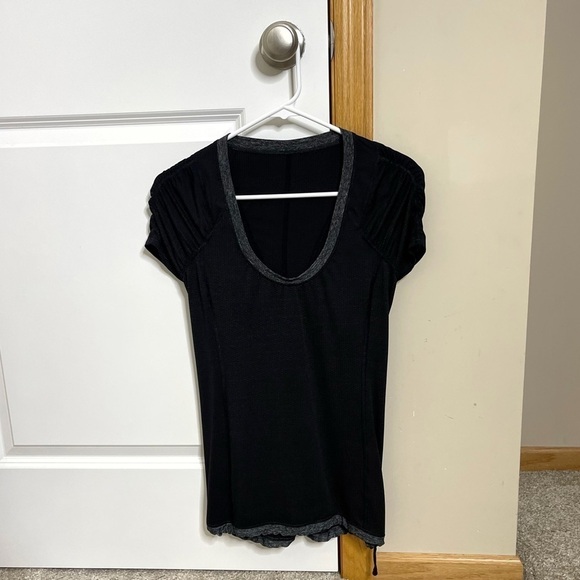 Lululemon Willpower Tech Tee - Picture 3 of 6